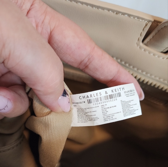 Charles & Keith Cream Handbag - Picture 11 of 11